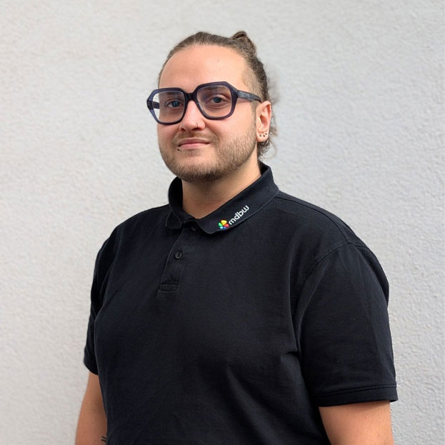julian-portrait__msi___jpg.jpg